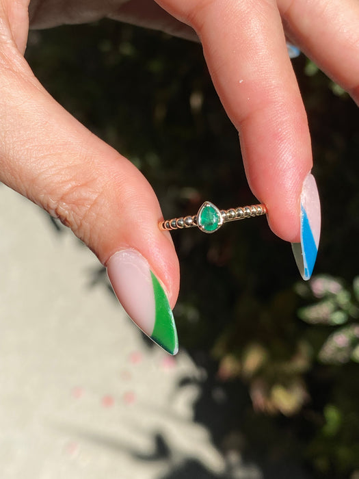 14k emerald bead ring size 6.5