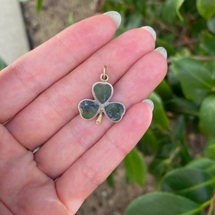 9k connemara clover charm