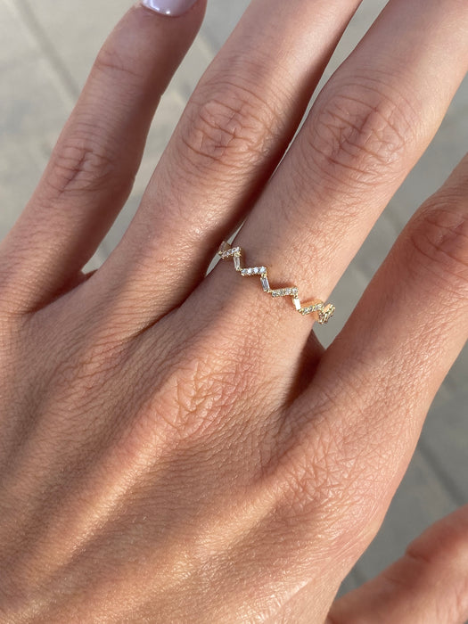 14K Gold Natural Baguette Diamond Zigzag Ring