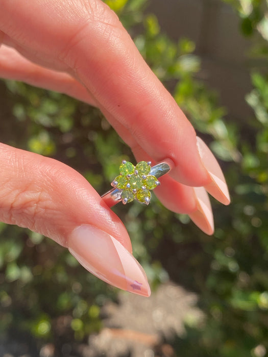 Vintage 14K White Gold Yellow Diamond Flower Ring – 0.90 TCW – Size 6.5