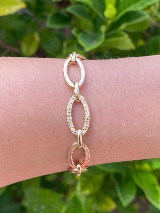 14k oval textured bracelet 7.75”