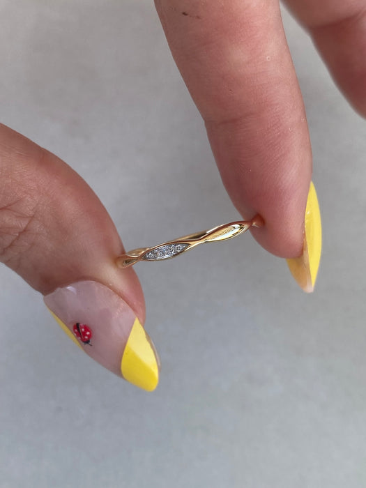 14K Gold Scalloped Diamond Ring
