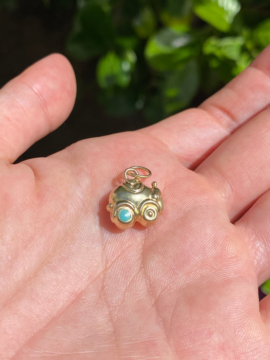 14k puffy car pendant