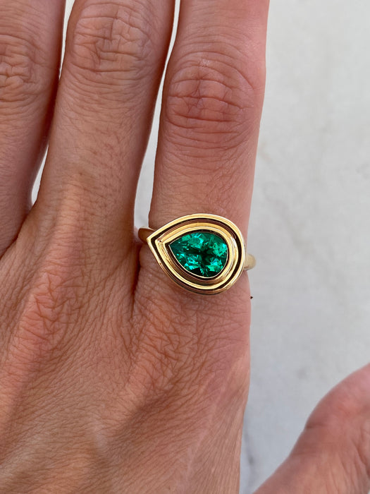 14K Gold Double Bezel Lab-Grown Emerald East-West Ring