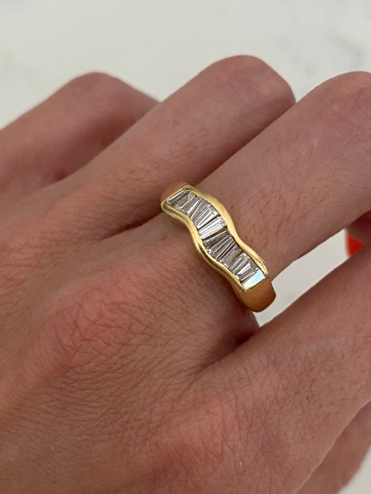 Vintage 18K Gold Baguette Diamond Wave Ring – 0.70 TCW Natural Diamonds – Size 7.75