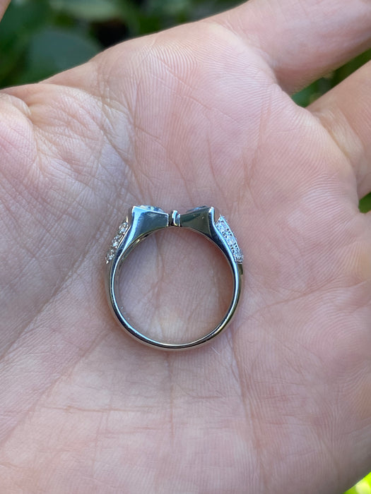 Platinum 900 aquamarine bow diamond ring 5.75