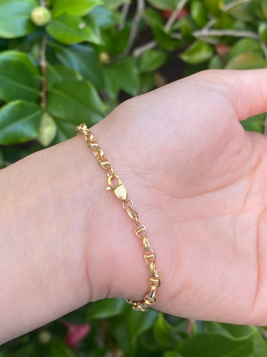 14k mariner bracelet with lock center
