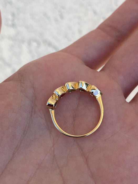 14k bezel set rainbow heart ring size 6.5