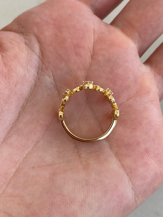 Vintage 18K Diamond Flower Ring