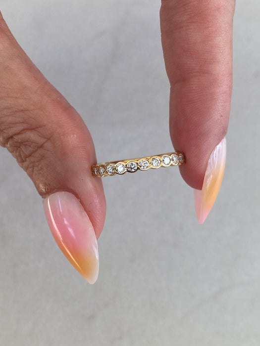 Vintage 18K Bezel-Set Natural Diamond Ring