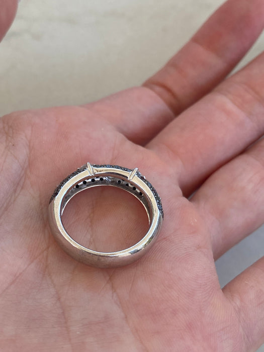 Vintage Platinum Black & White Diamond Heart Ring