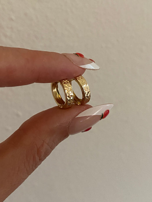 14K Gold Diamond-Cut Huggie Earrings