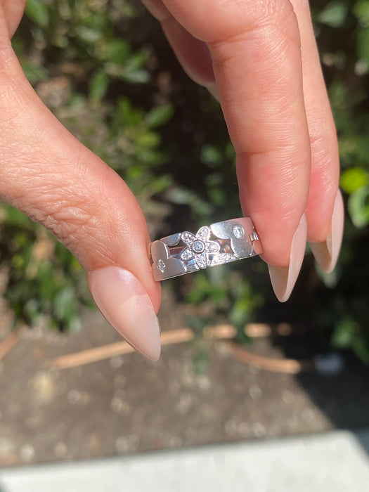 Vintage Platinum 900 Diamond Flower Ring – Brushed Finish – Size 6.25