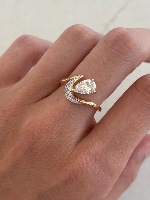 14K Gold Lab 1 Carat Pear Diamond Swirl Ring