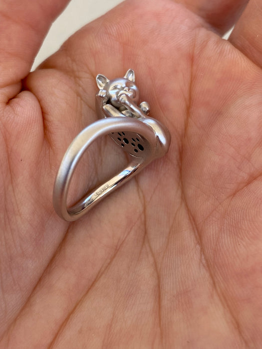 Vintage 18K White Gold Brushed Finish Cat Ring