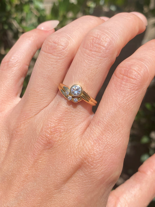 Vintage 18K Gold Bezel Diamond Ring Size 6.75