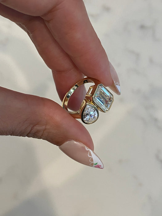 14K Gold 3.60 CT Pear & Emerald Cut Bezel-Set Lab Diamond Ring Size 4