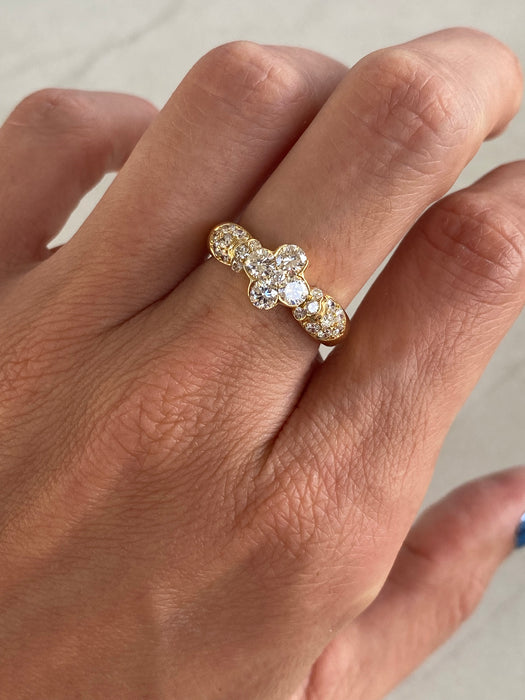 Vintage 18K Gold Clover Diamond Flower Ring – 1 TCW, Size 6.25