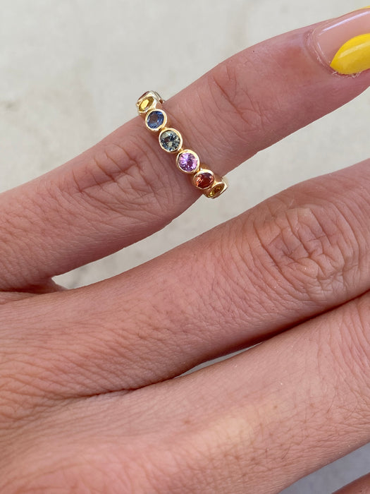 14K Gold Bezel Set Rainbow Sapphire Pinky Ring – 1.05 TCW Sapphire – Size 1.5