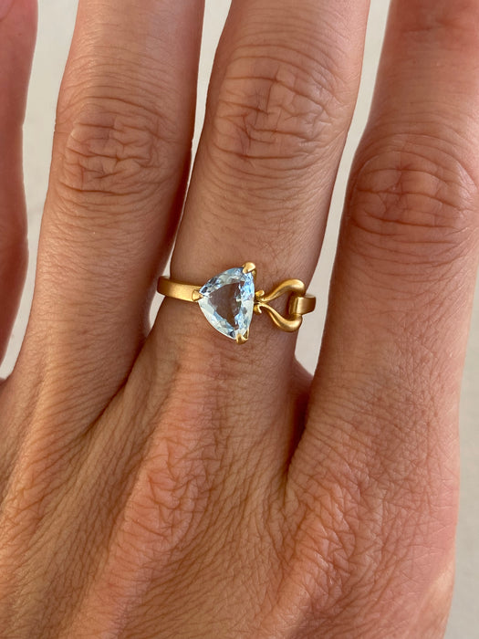 Vintage 18K Brushed Gold Aquamarine Heart Ring