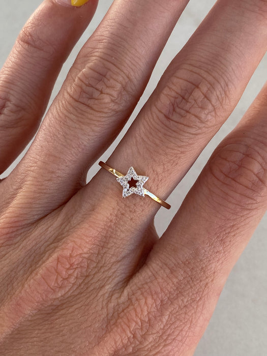 14K Gold Diamond Star Ring Size 7