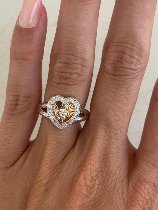 Vintage 18K Two Tone Fluted Heart Diamond Ring