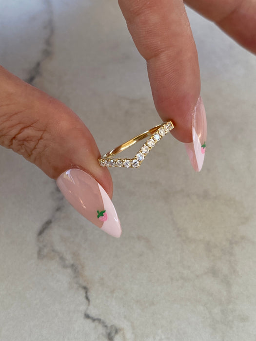 18K Natural Diamond Chevron Ring