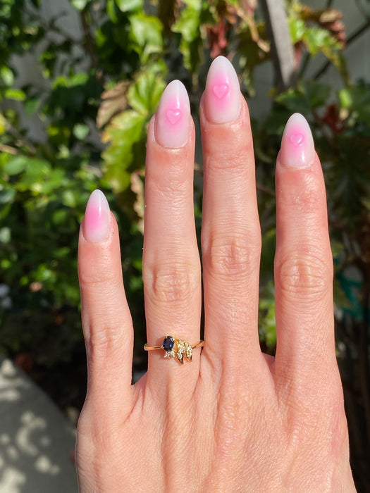 Vintage 18K Gold Natural Blue Sapphire Diamond Pinky Ring Size 4.25