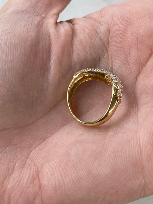 Vintage 18K Natural Diamond Chevron Ring – 1.00 TCW