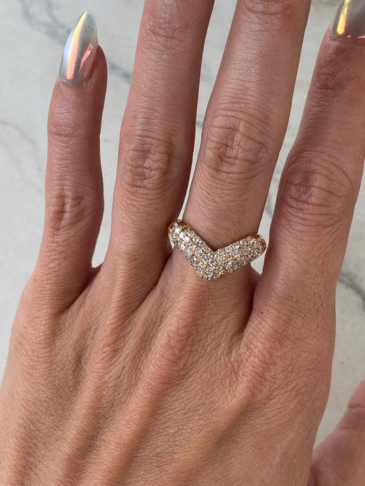 Vintage 18K Natural Diamond Chevron Ring – 1.00 TCW