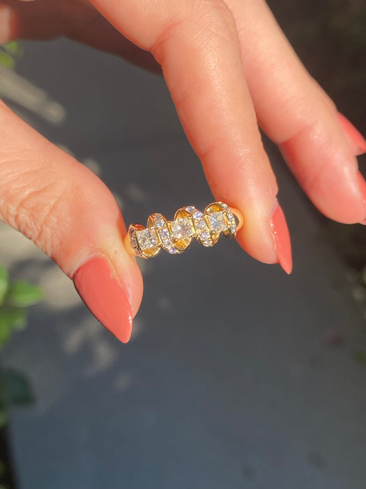 18k diamond swirl ring size 7.5