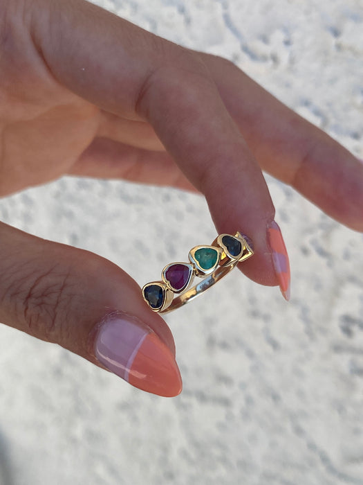 14k bezel set rainbow heart ring size 6.5