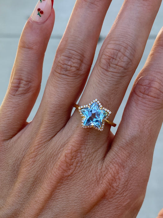 18K Gold Blue Topaz & Diamond Star Halo Ring