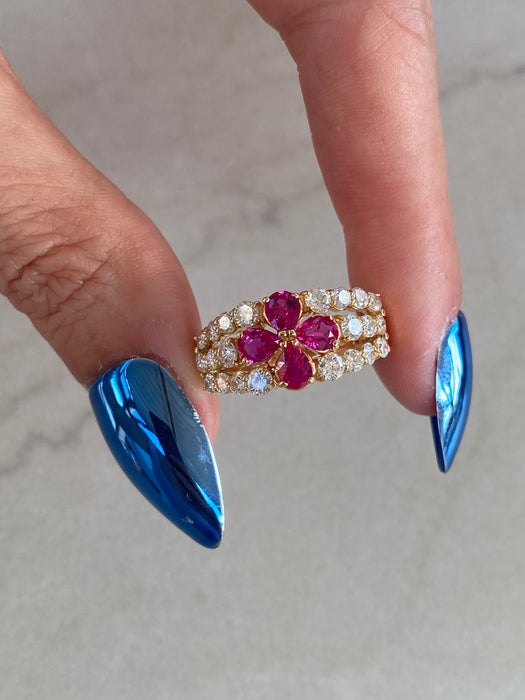 Vintage 18K Gold Ruby & Diamond Flower Ring