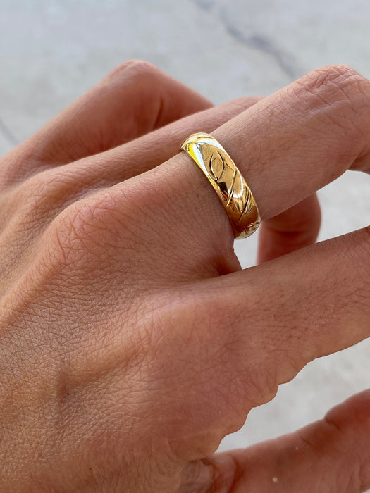 Vintage 14K Engraved Leaf Band Ring