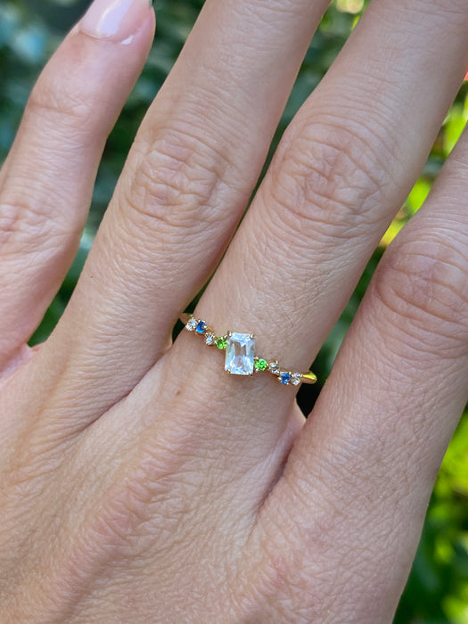 Vintage 18K Gold Moonstone, Diamond, Sapphire & Tsavorite Ring – Size 6