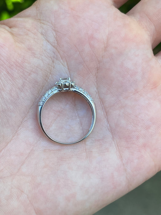 Platinum 900 diamond ring size 7.75