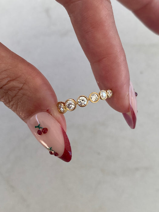 14K Gold Graduated Bezel-Set Lab Diamond Ring