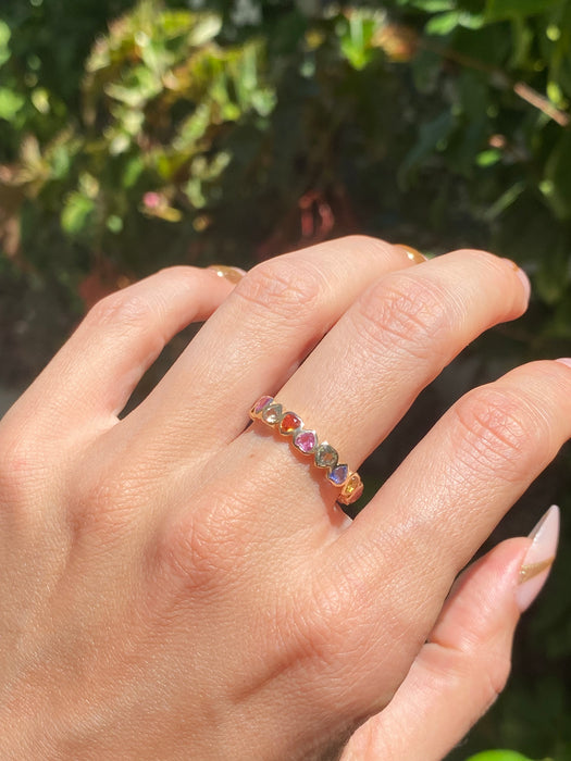 14k rainbow sapphire bezel heart eternity ring size 7.5