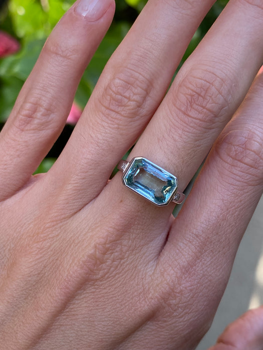 Platinum 900 bezel set aquamarine diamond ring size 6