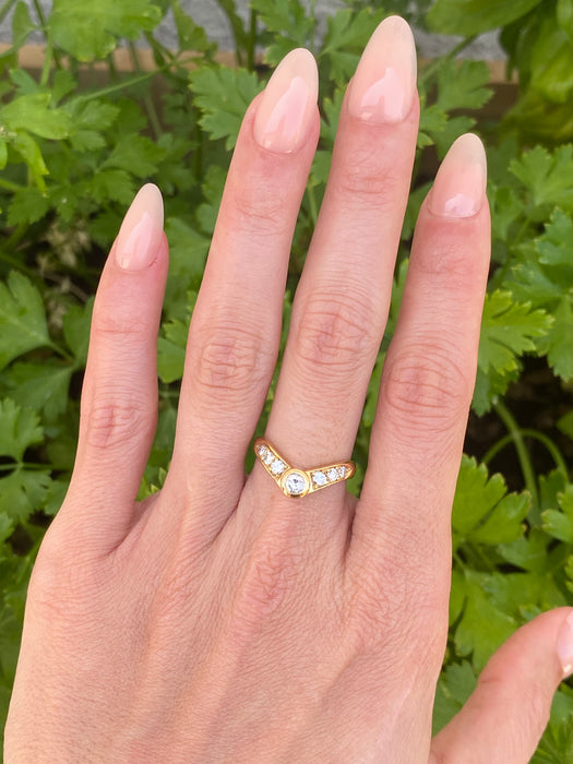 Vintage 18K Gold Diamond Chevron Ring Size 6