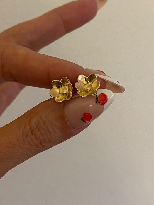 14K Gold Flower Stud Earrings