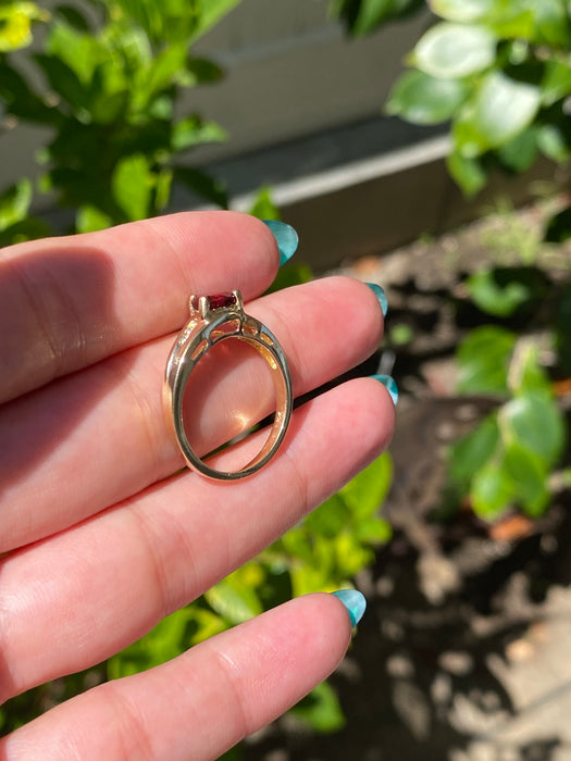 10k garnet diamond ring size 7.25