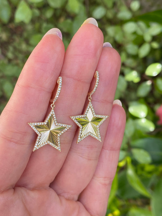 14k fluted star diamond Huggie earrings