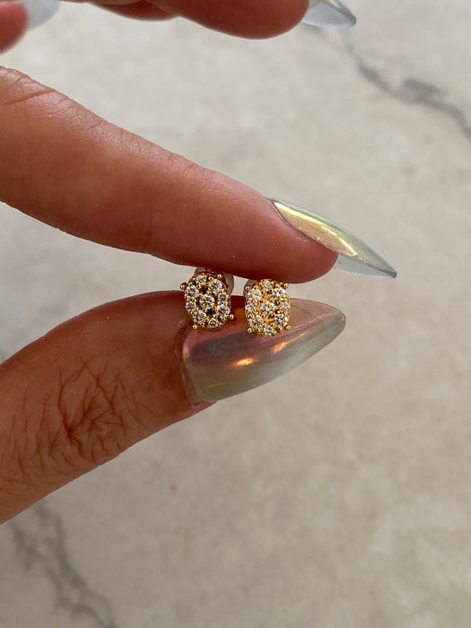 18K Gold Natural Diamond Oval Stud Earrings