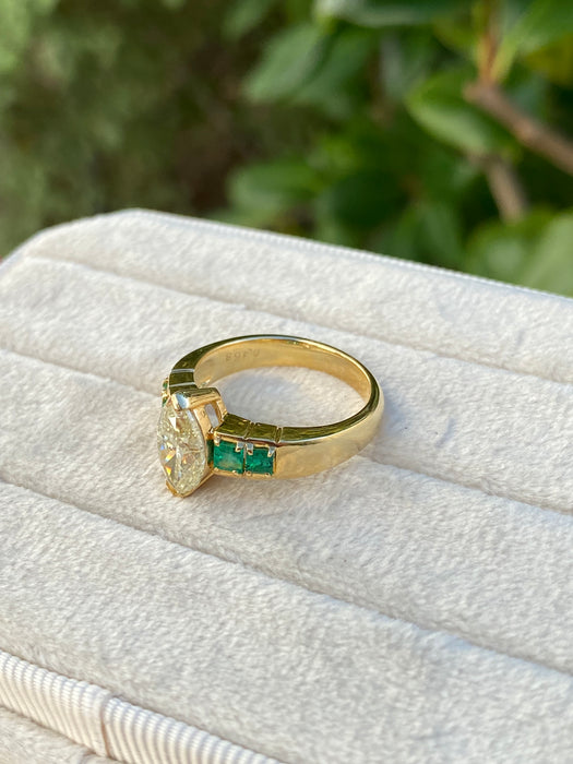 18k 1.74 carat yellow diamond emerald ring size 6.25