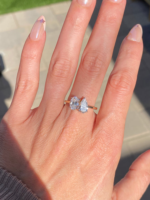 14K Two-Tone Gold 2 Carat Lab Diamond Toi et Moi Ring – Oval & Pear Cut – Size 7