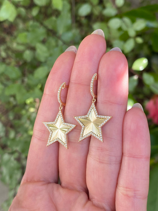 14k fluted star diamond Huggie earrings