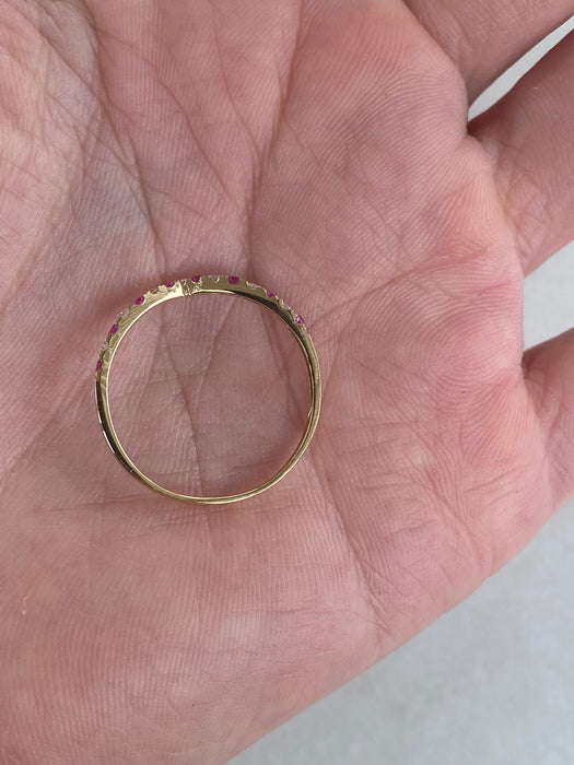 18K Gold Diamond & Ruby Chevron Ring | Size 7.25