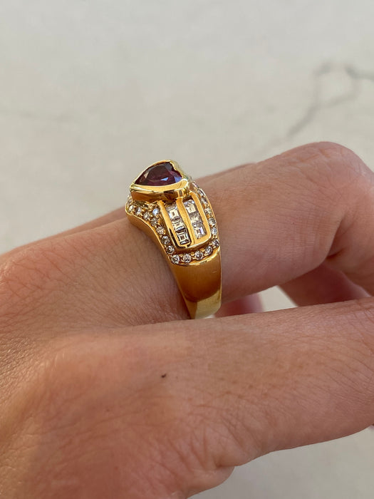 Vintage 18K Yellow Gold Natural Ruby Heart & Diamond Ring